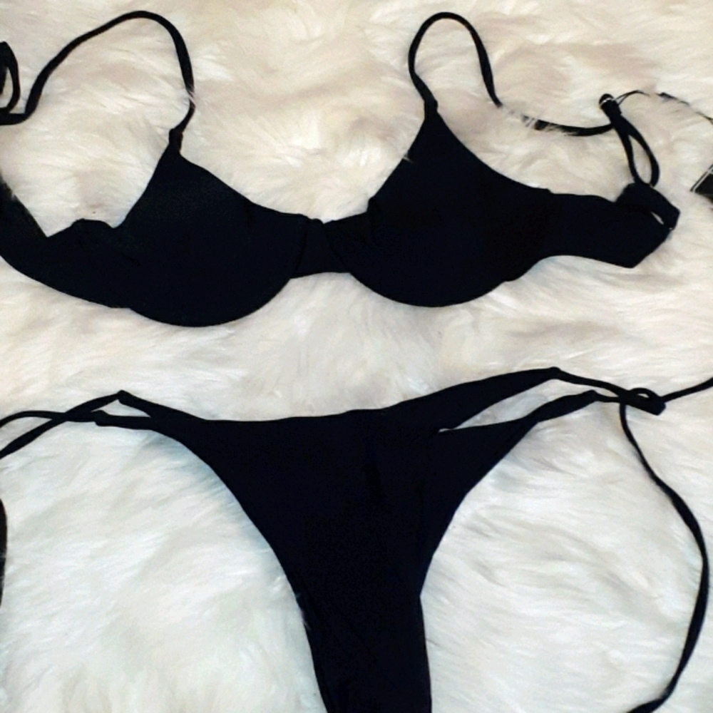 NWT Zaful Brand  Bikini Top Black Size Medium